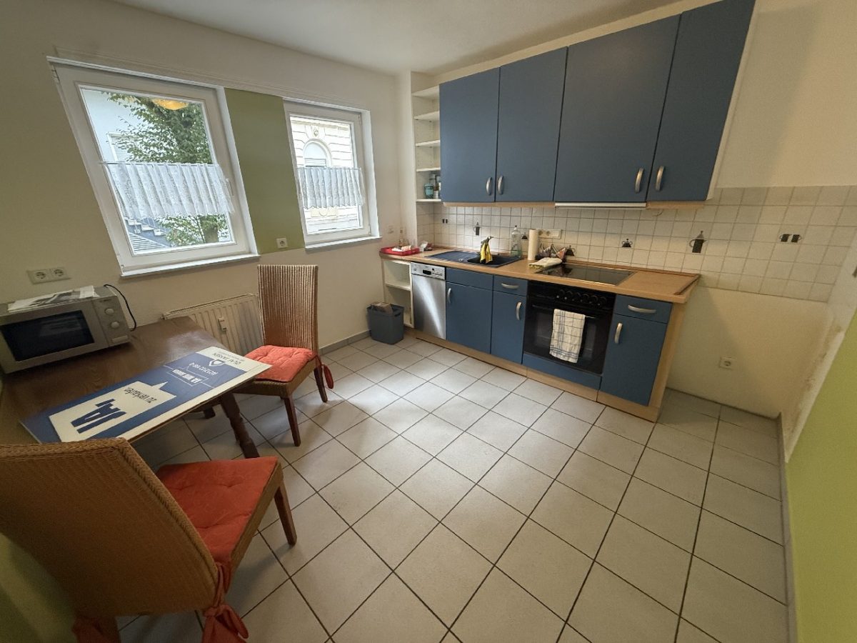 JA, zur 3-Zimmer-Eigentumswohnung mit Loggia, Aufzug und Tiefgaragenstellplatz in Solingen-Wald! – Bild: 23047