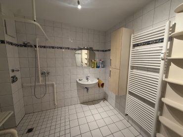 JA, zur 3-Zimmer-Eigentumswohnung mit Loggia, Aufzug und Tiefgaragenstellplatz in Solingen-Wald! – Bild: 23048