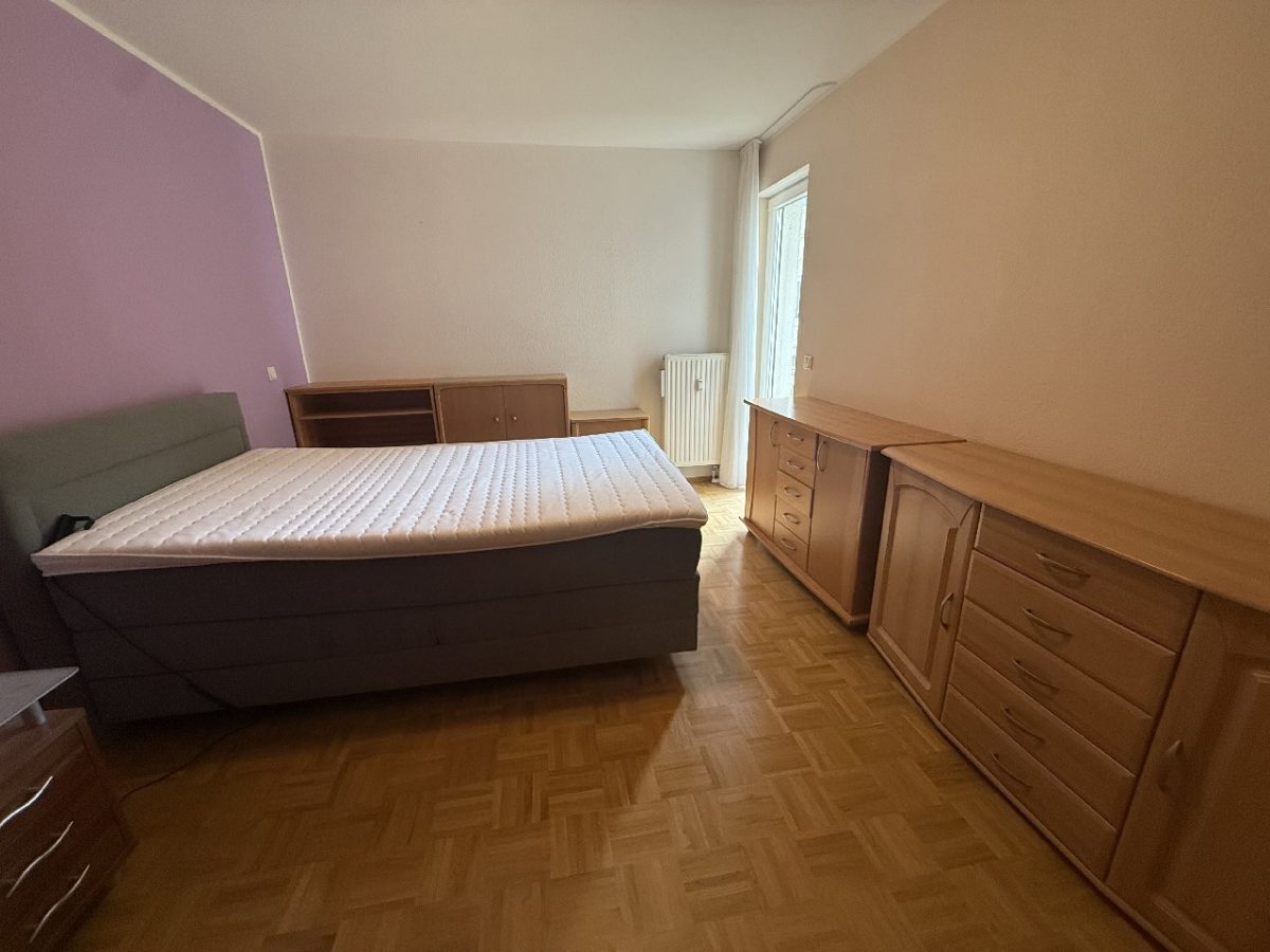 JA, zur 3-Zimmer-Eigentumswohnung mit Loggia, Aufzug und Tiefgaragenstellplatz in Solingen-Wald! – Bild: 23050