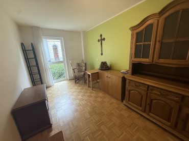 JA, zur 3-Zimmer-Eigentumswohnung mit Loggia, Aufzug und Tiefgaragenstellplatz in Solingen-Wald! – Bild: 23051