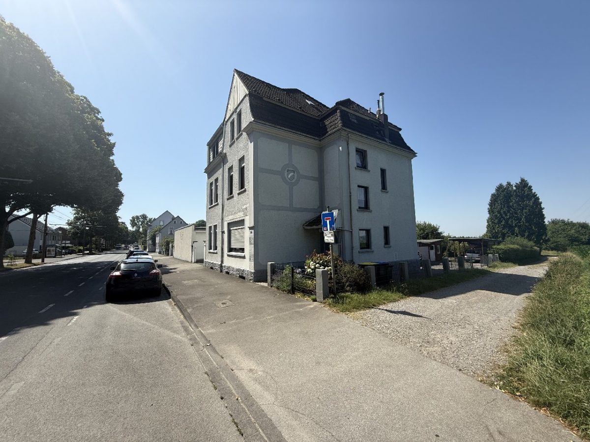 Ja, zur gepflegten 3-Zimmer-Wohnung mit Carport und Gartennutzung in der Solinger-Südstadt! – Bild: 23181
