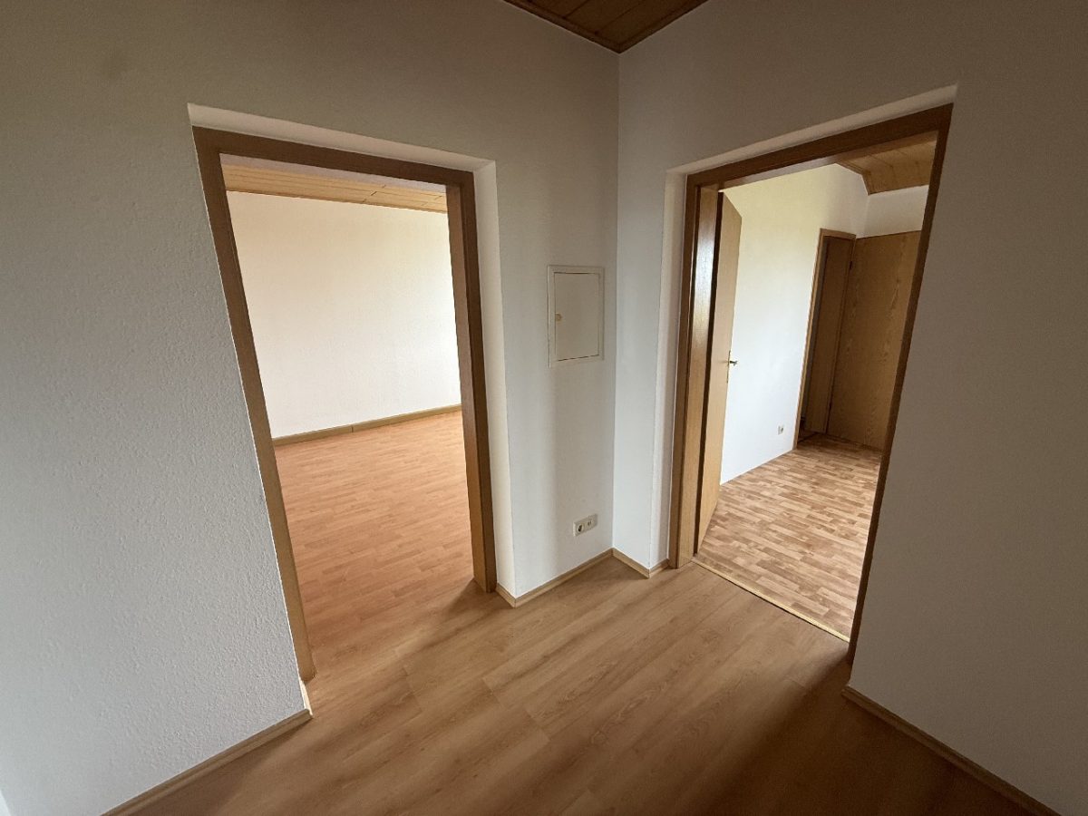 Ja, zur gepflegten 3-Zimmer-Wohnung mit Carport und Gartennutzung in der Solinger-Südstadt! – Bild: 23185