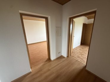 Ja, zur gepflegten 3-Zimmer-Wohnung mit Carport und Gartennutzung in der Solinger-Südstadt! – Bild: 23185