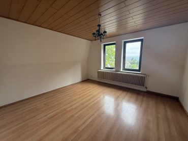 Ja, zur gepflegten 3-Zimmer-Wohnung mit Carport und Gartennutzung in der Solinger-Südstadt! – Bild: 23186