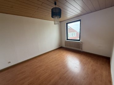 Ja, zur gepflegten 3-Zimmer-Wohnung mit Carport und Gartennutzung in der Solinger-Südstadt! – Bild: 23187