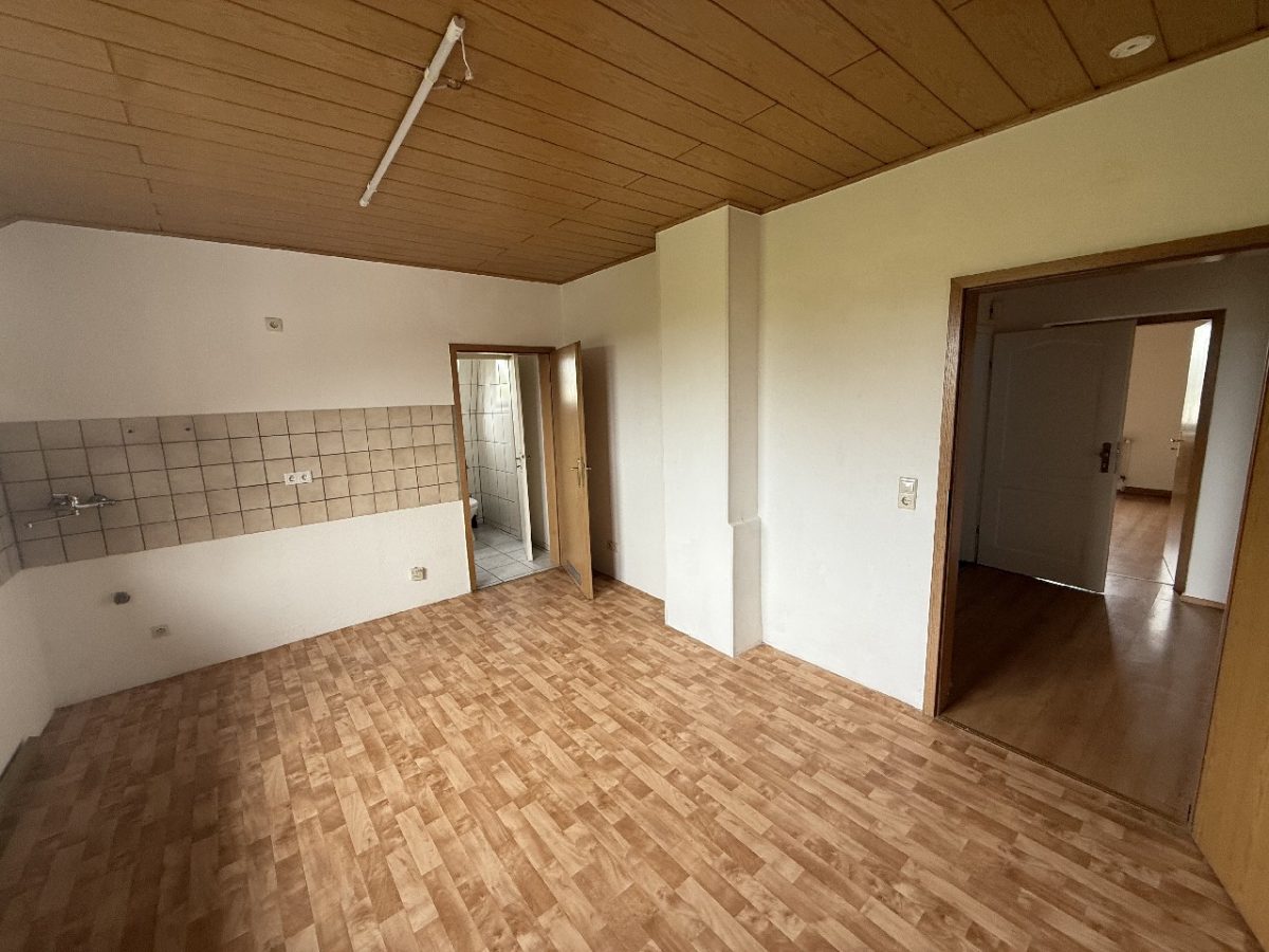Ja, zur gepflegten 3-Zimmer-Wohnung mit Carport und Gartennutzung in der Solinger-Südstadt! – Bild: 23189