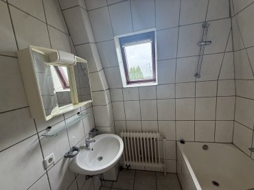 Ja, zur gepflegten 3-Zimmer-Wohnung mit Carport und Gartennutzung in der Solinger-Südstadt! – Bild: 23192