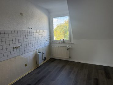 JA, zur frisch renovierten 3-Zimmer-Wohnung in zentraler Lage von Solingen-Mitte! – Bild: 23335