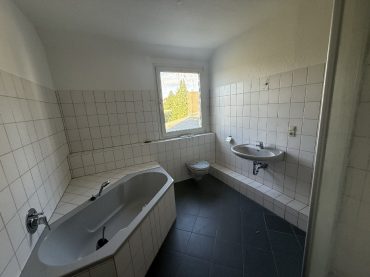 JA, zur frisch renovierten 3-Zimmer-Wohnung in zentraler Lage von Solingen-Mitte! – Bild: 23336