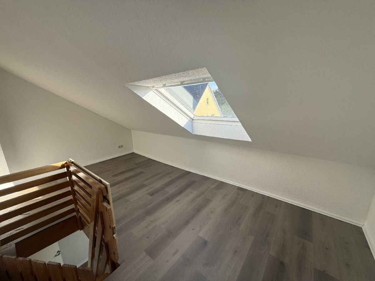 JA, zur frisch renovierten 3-Zimmer-Wohnung in zentraler Lage von Solingen-Mitte! – Bild: 23341