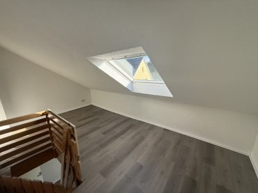 JA, zur frisch renovierten 3-Zimmer-Wohnung in zentraler Lage von Solingen-Mitte! – Bild: 23341