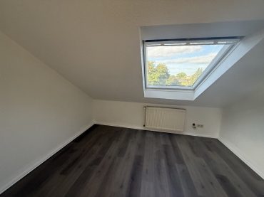 JA, zur frisch renovierten 3-Zimmer-Wohnung in zentraler Lage von Solingen-Mitte! – Bild: 23343