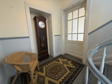 JA zum topsanierten Mehrgenerationenhaus mit Garagen  und  Carport in zentraler Lage von Solingen-Ohligs – Bild: 23713