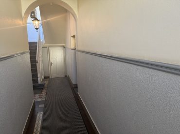 JA zum topsanierten Mehrgenerationenhaus mit Garagen  und  Carport in zentraler Lage von Solingen-Ohligs – Bild: 23695