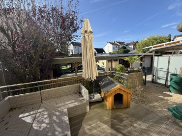 JA zum topsanierten Mehrgenerationenhaus mit Garagen  und  Carport in zentraler Lage von Solingen-Ohligs – Bild: 23721