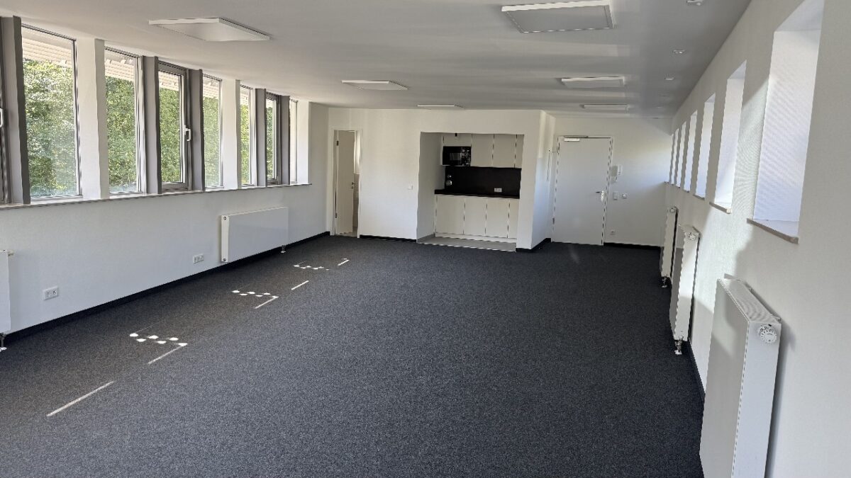 JA, zur voll modernisierten Bürofläche in zentraler Lage von Solingen-Ohligs – Bild: 23986