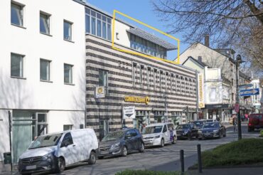 JA, zur voll modernisierten Bürofläche in zentraler Lage von Solingen-Ohligs – Bild: 23990