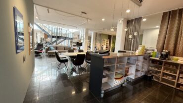 JA, zur repräsentativen Gewerbeimmobilie mit großzügiger Ausstellungs- und Lagerfläche in Solingen – Bild: 24023