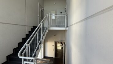 JA, zur repräsentativen Gewerbeimmobilie mit großzügiger Ausstellungs- und Lagerfläche in Solingen – Bild: 24027