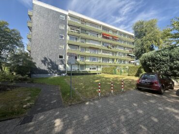 JA, zur 3-Zimmer-Eigentumswohnung mit Aufzug, Einbauküche und 2 Balkonen in Solingen-Wald! – Bild: 24099