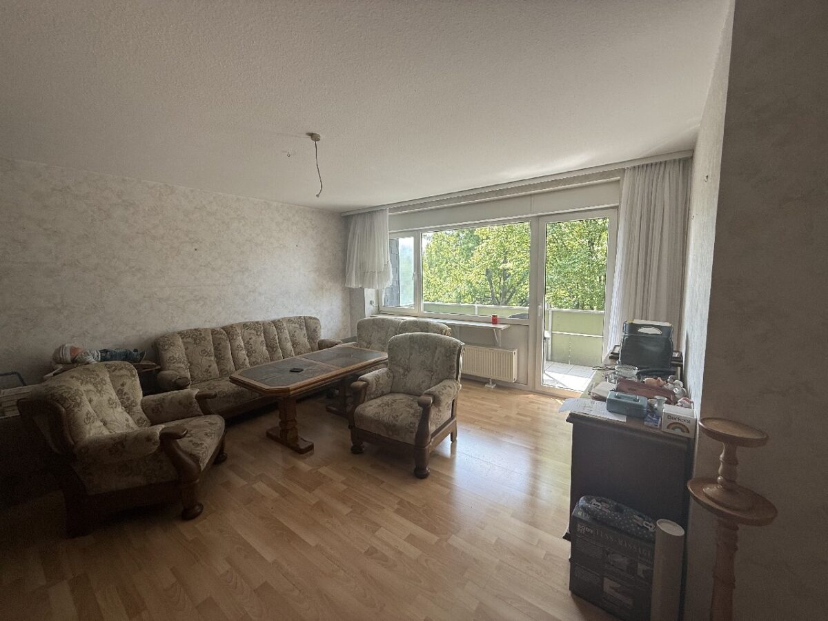 JA, zur 3-Zimmer-Eigentumswohnung mit Aufzug, Einbauküche und 2 Balkonen in Solingen-Wald! – Bild: 24105