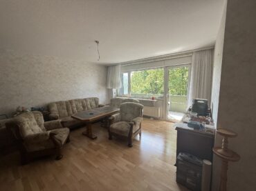 JA, zur 3-Zimmer-Eigentumswohnung mit Aufzug, Einbauküche und 2 Balkonen in Solingen-Wald! – Bild: 24105