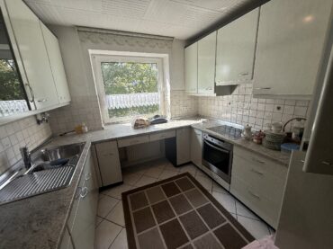 JA, zur 3-Zimmer-Eigentumswohnung mit Aufzug, Einbauküche und 2 Balkonen in Solingen-Wald! – Bild: 24108