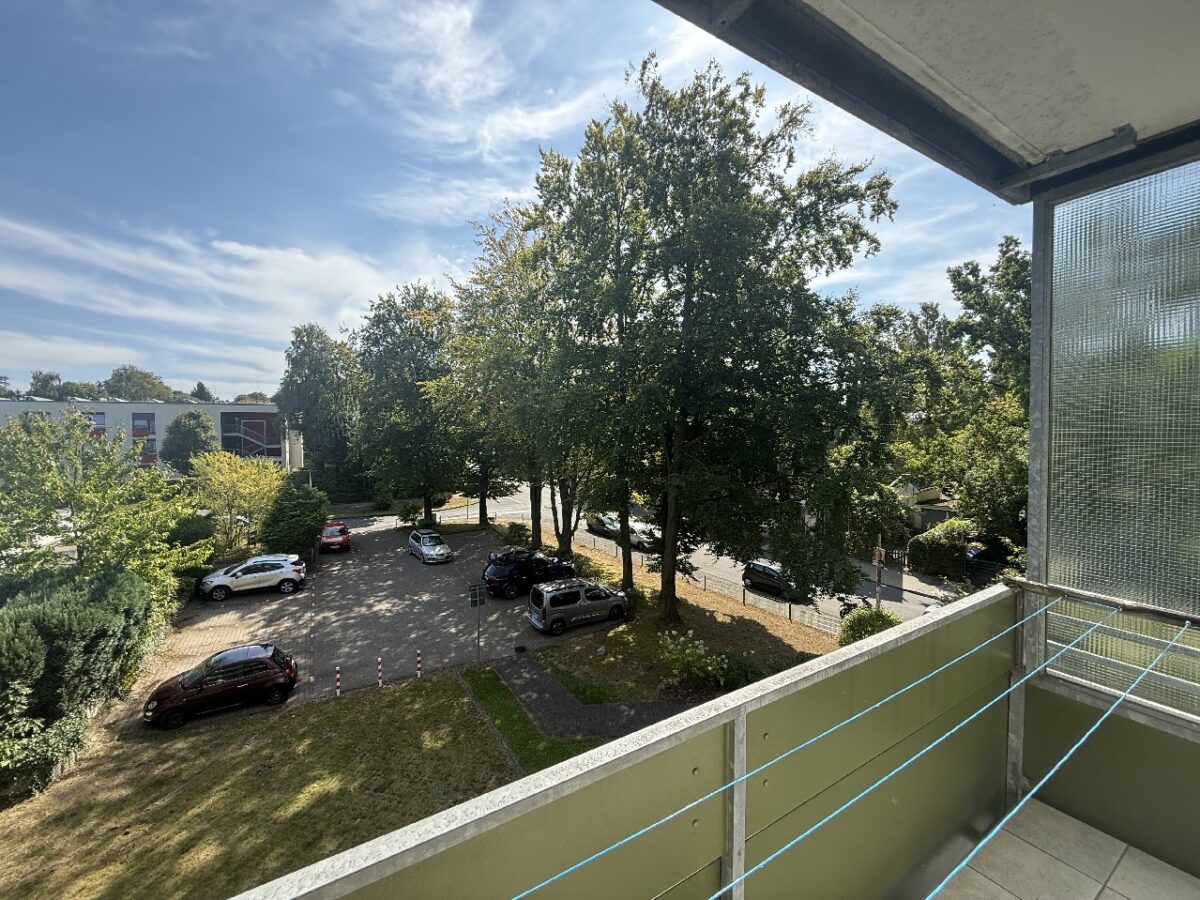 JA, zur 3-Zimmer-Eigentumswohnung mit Aufzug, Einbauküche und 2 Balkonen in Solingen-Wald! – Bild: 24112