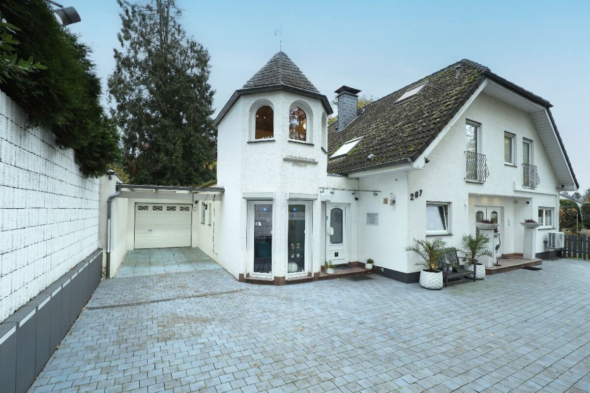 JA, zum neuwertigen Einfamilienhaus mit Einlieger/ Büro, Garage und Carport in Solingen-Ohligs! – Bild: 24128