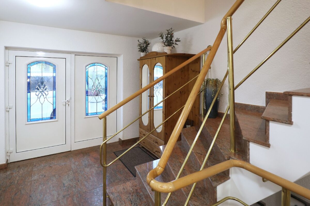 JA, zum neuwertigen Einfamilienhaus mit Einlieger/ Büro, Garage und Carport in Solingen-Ohligs! – Bild: 24131