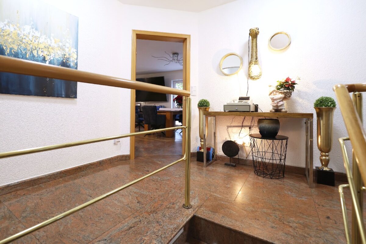 JA, zum neuwertigen Einfamilienhaus mit Einlieger/ Büro, Garage und Carport in Solingen-Ohligs! – Bild: 24143