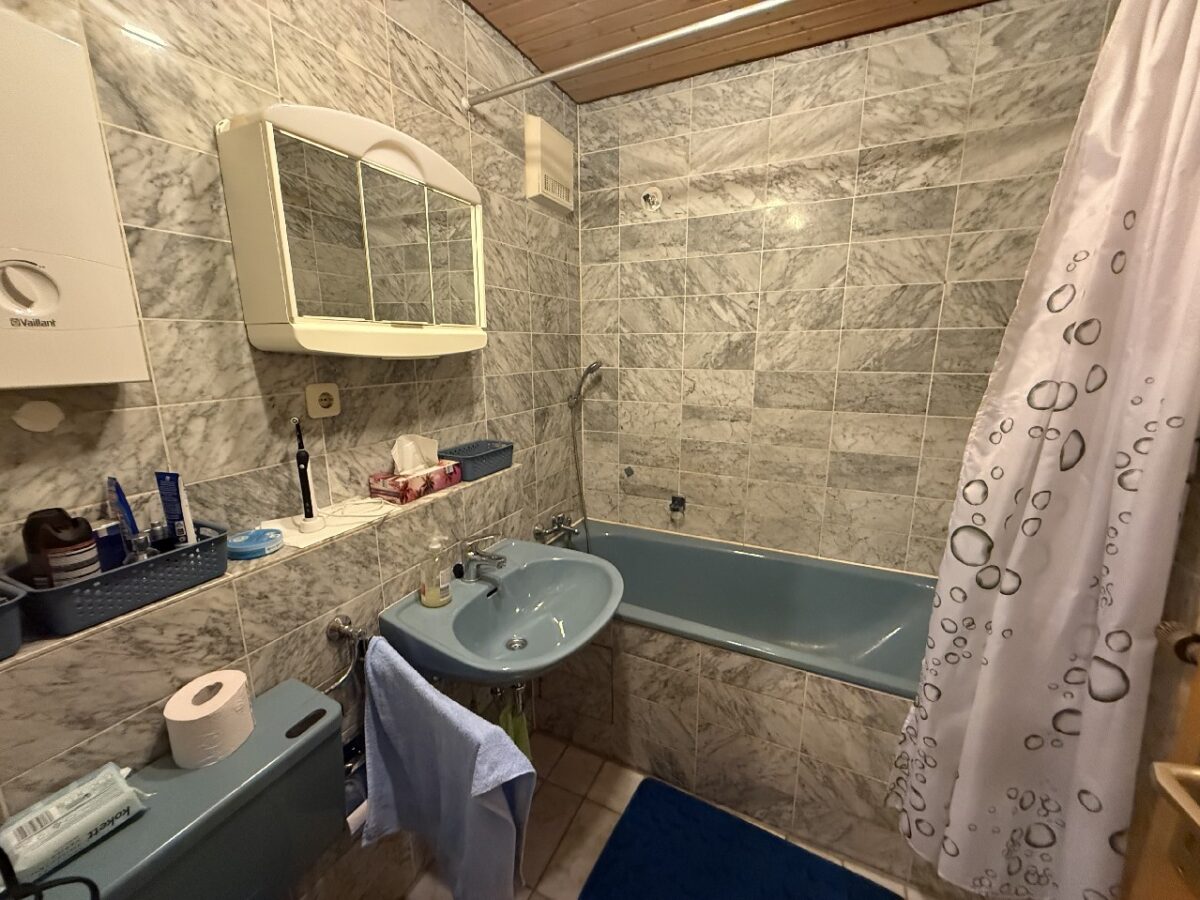 Gepflegtes 1-Raum-Appartement mit Stellplatz in ruhiger Lage von Solingen  Nähe Klinikum! – Bild: 24059