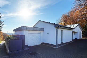 JA, zur Penthouse-Alternative mit Garage, Außenstellplätzen und Garten … OHNE Käuferprovision! – Bild: 24065