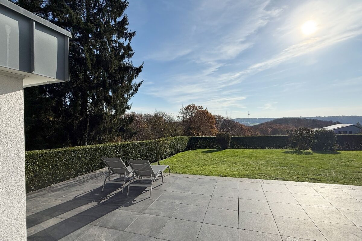 JA, zur Penthouse-Alternative mit Garage, Außenstellplätzen und Garten … OHNE Käuferprovision! – Bild: 24069