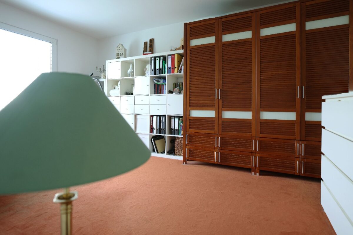 JA, zur Penthouse-Alternative mit Garage, Außenstellplätzen und Garten … OHNE Käuferprovision! – Bild: 24093