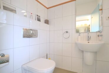 JA, zur Penthouse-Alternative mit Garage, Außenstellplätzen und Garten … OHNE Käuferprovision! – Bild: 24080